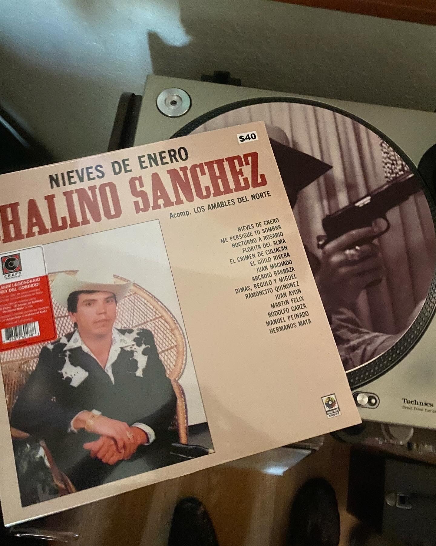 Chalino Sánchez – Nieves de Enero (vinyl) - BRAND NEW. 12” Chalino slipmat included.